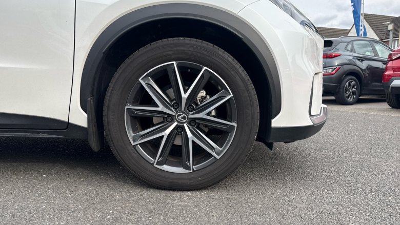 Lexus LBX 1.5 Premium Plus 5dr E-CVT Hybrid Hatchback